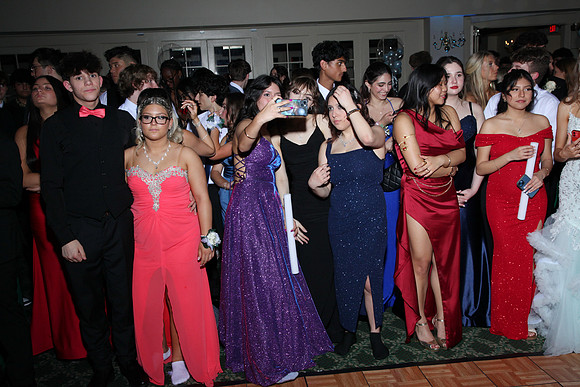 FTH_prom_court_405