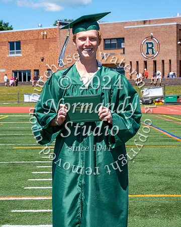 RDG_holding_diplomas_529