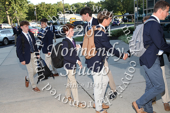 CBA_fr-arriving_32