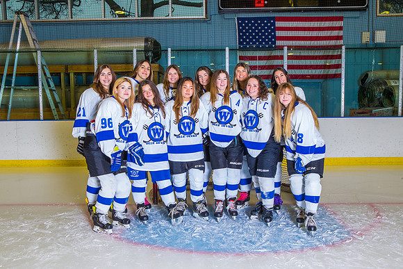 2021-22-WHS Girls Varsity Hockey_1DWP7901-Seniors