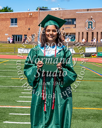 RDG_holding_diplomas_516