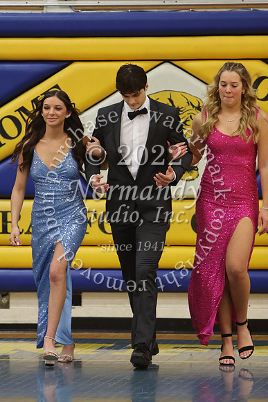 CHS_senior fashion show_27