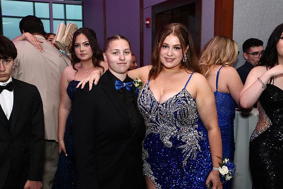 TOT_prom-inside_28