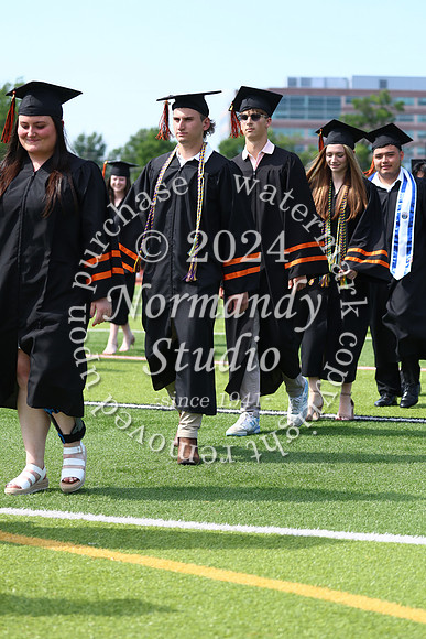 SVL_grad_candids_339
