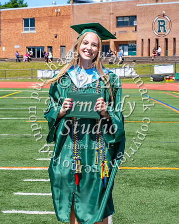 RDG_holding_diplomas_464