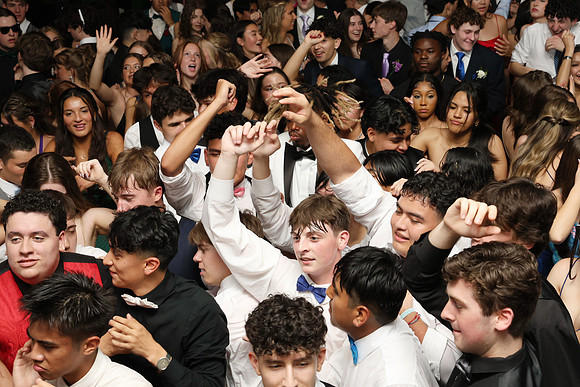 SVL_jr_sr_prom_268