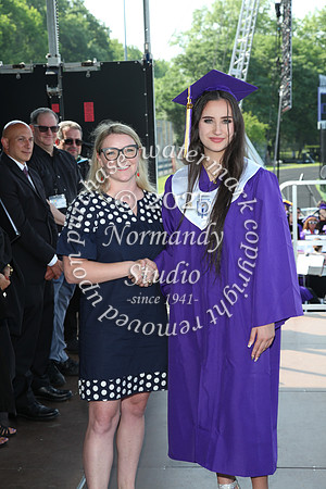 TOT_grad_candids_024