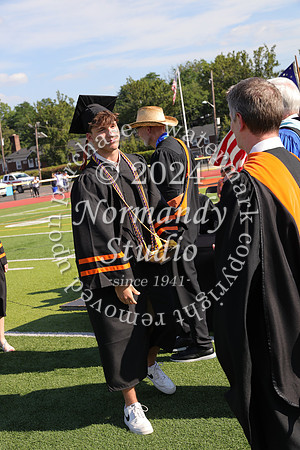 SVL_diplomas_left_352
