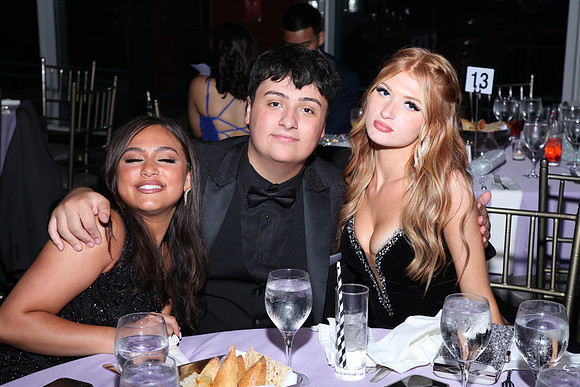TOT_table_photos_1043