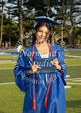 SPF_holding_diplomas_055