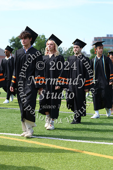 SVL_grad_candids_355
