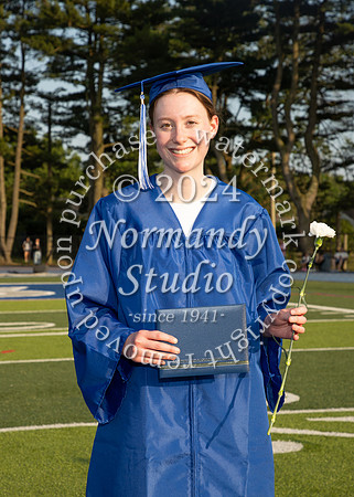 SPF_holding_diplomas_070