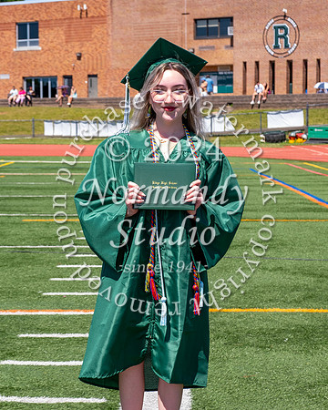 RDG_holding_diplomas_488