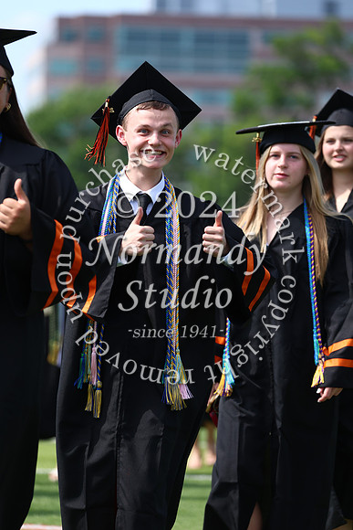 SVL_grad_candids_320