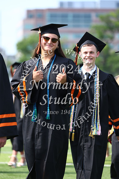 SVL_grad_candids_319