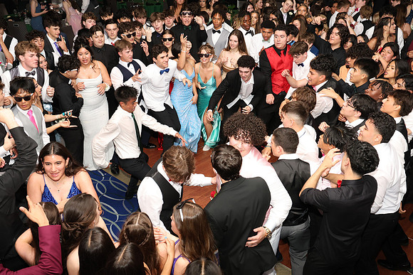 SVL_jr_sr_prom_235