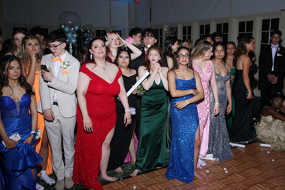 FTH_prom_court_398