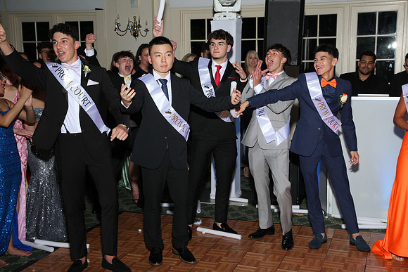 FTH_prom_court_432