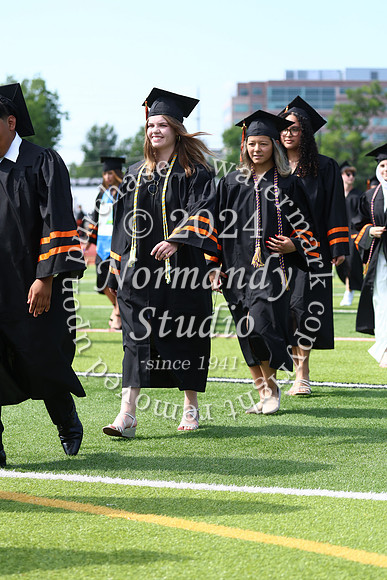 SVL_grad_candids_344
