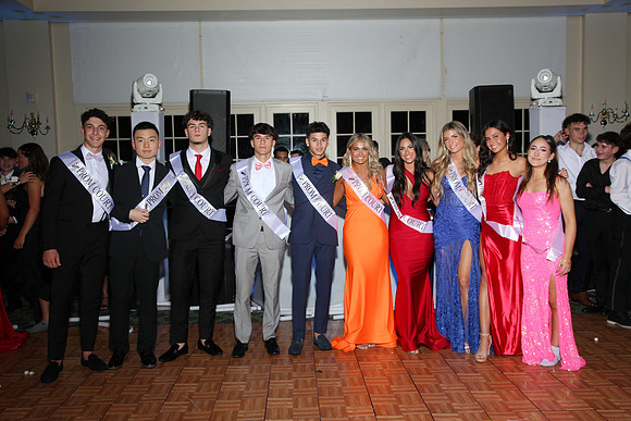 FTH_prom_court_423