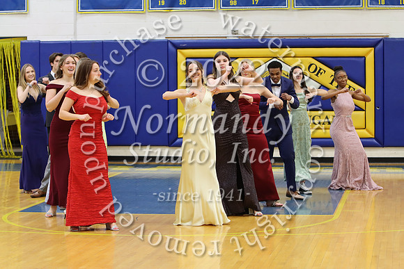 CHS_senior fashion show_15