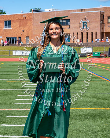 RDG_holding_diplomas_477