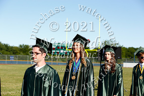 CNH_022_grad_candids