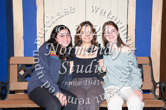 WHS_cast_32