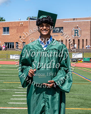 RDG_holding_diplomas_461