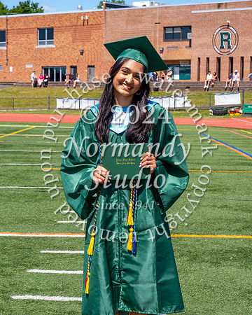 RDG_holding_diplomas_503