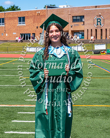 RDG_holding_diplomas_481