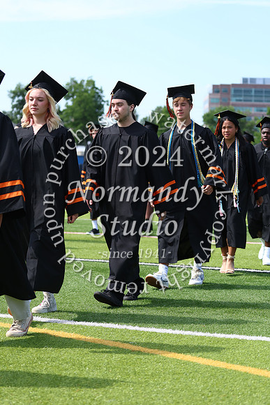 SVL_grad_candids_356