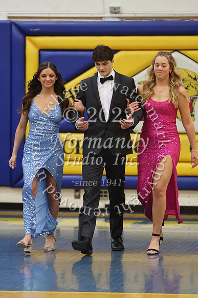 CHS_senior fashion show_29