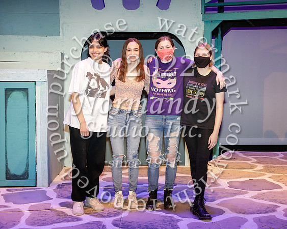 WHS_03_mama mia cast & crew