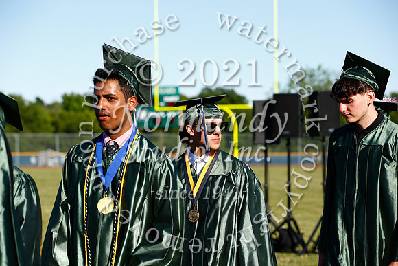 CNH_013_grad_candids