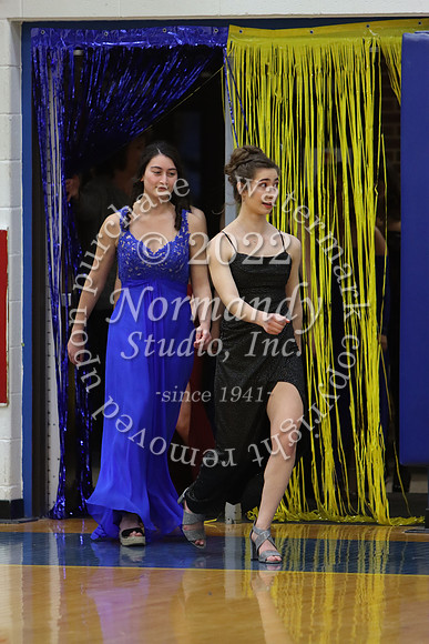 CHS_senior fashion show_37