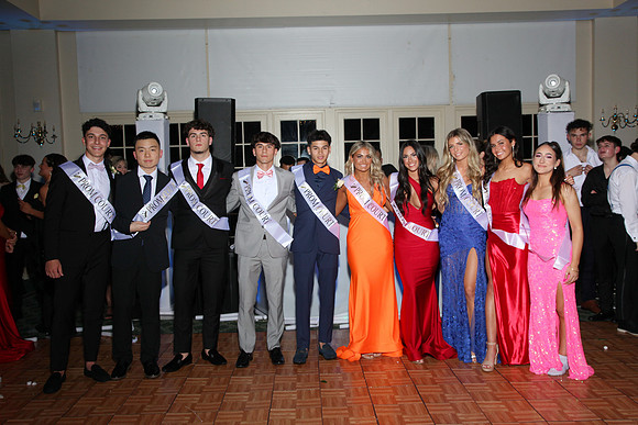 FTH_prom_court_425