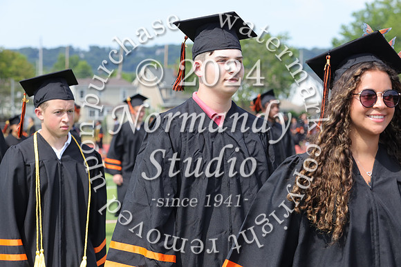 SVL_grad_candids_071