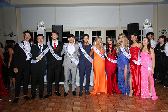 FTH_prom_court_422