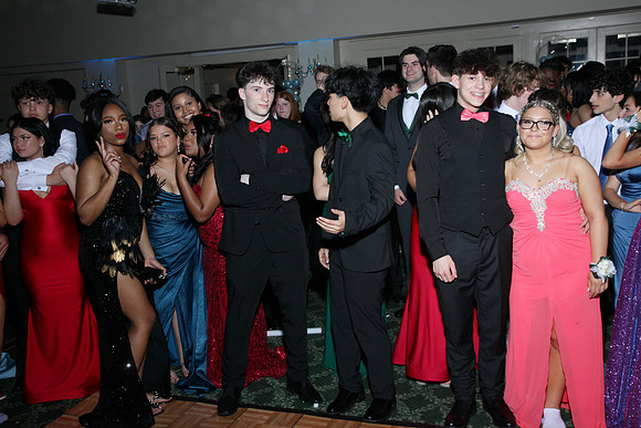 FTH_prom_court_406