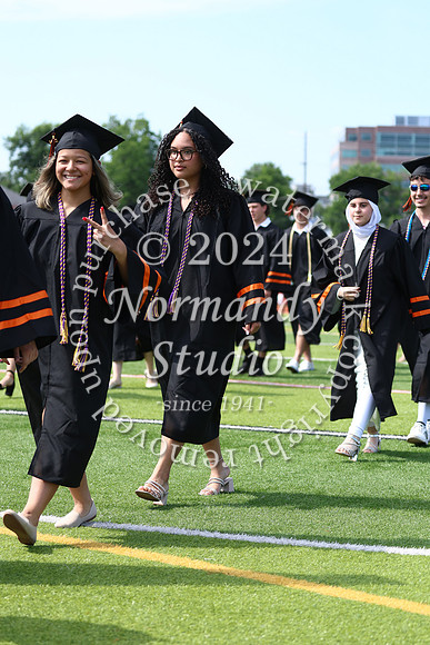 SVL_grad_candids_346